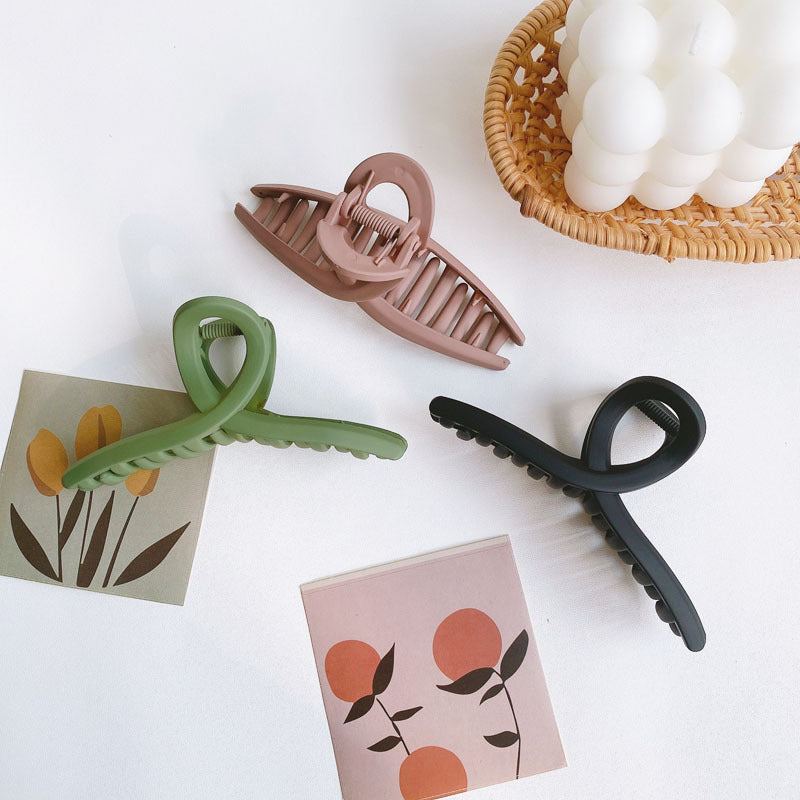 Gentle Aesthetic Cross Hair Claw Clip for Updos