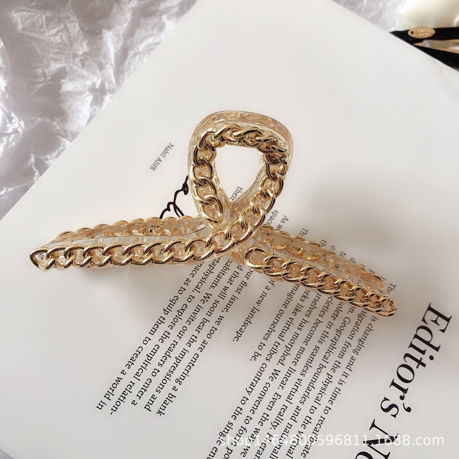 Gentle Aesthetic Cross Hair Claw Clip for Updos